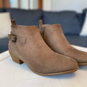SOLD - Wild Diva Full Zipper Brown Suede Ankle Booties Size 6.5